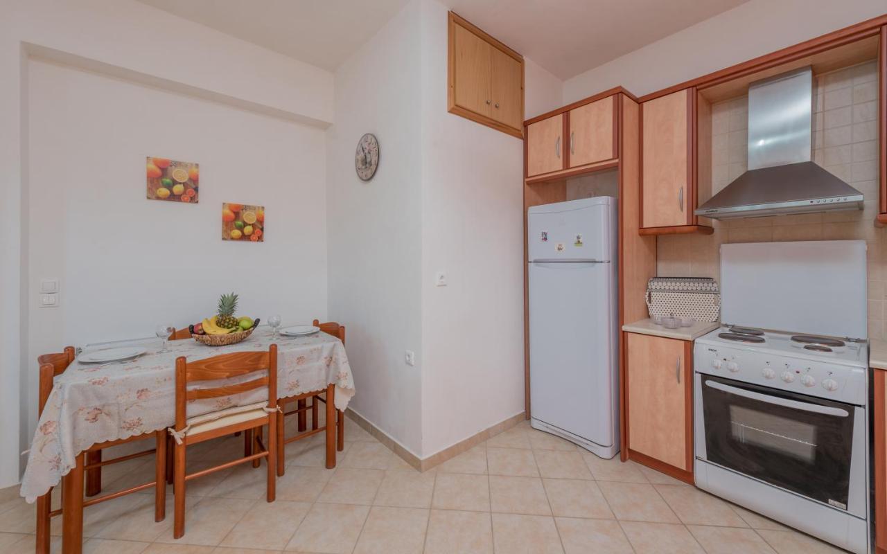 Domus Lukas Apartments Marathiás Dış mekan fotoğraf