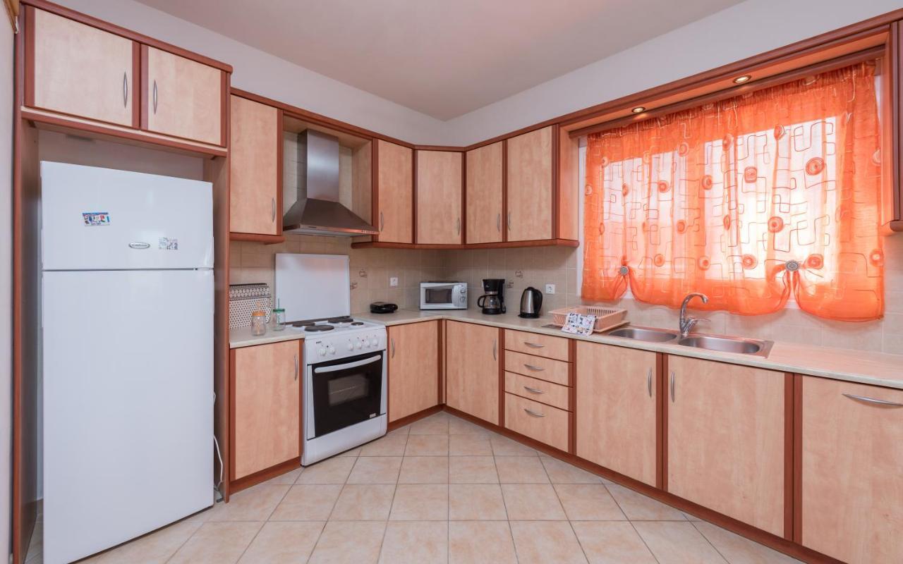 Domus Lukas Apartments Marathiás Dış mekan fotoğraf