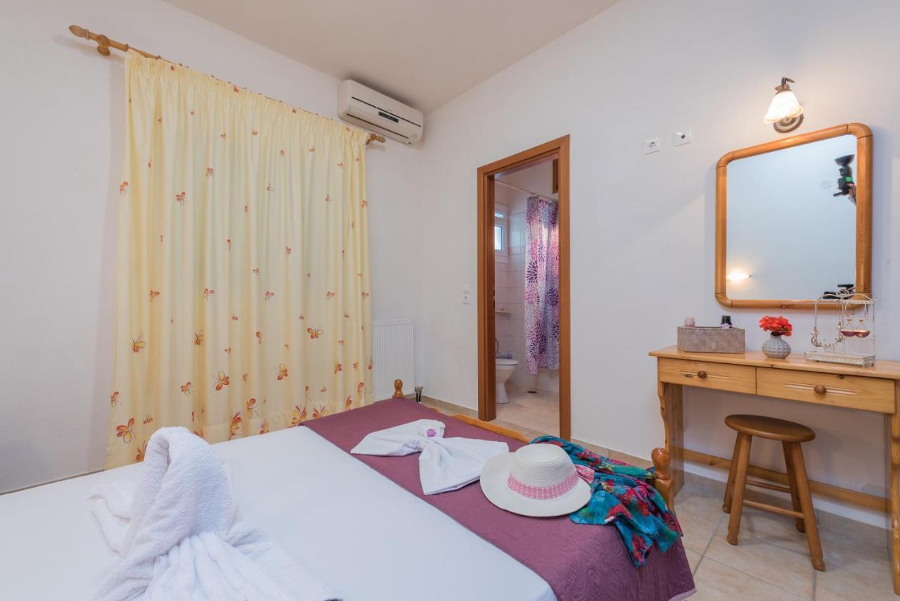 Domus Lukas Apartments Marathiás Dış mekan fotoğraf