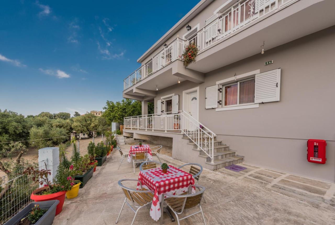 Domus Lukas Apartments Marathiás Dış mekan fotoğraf